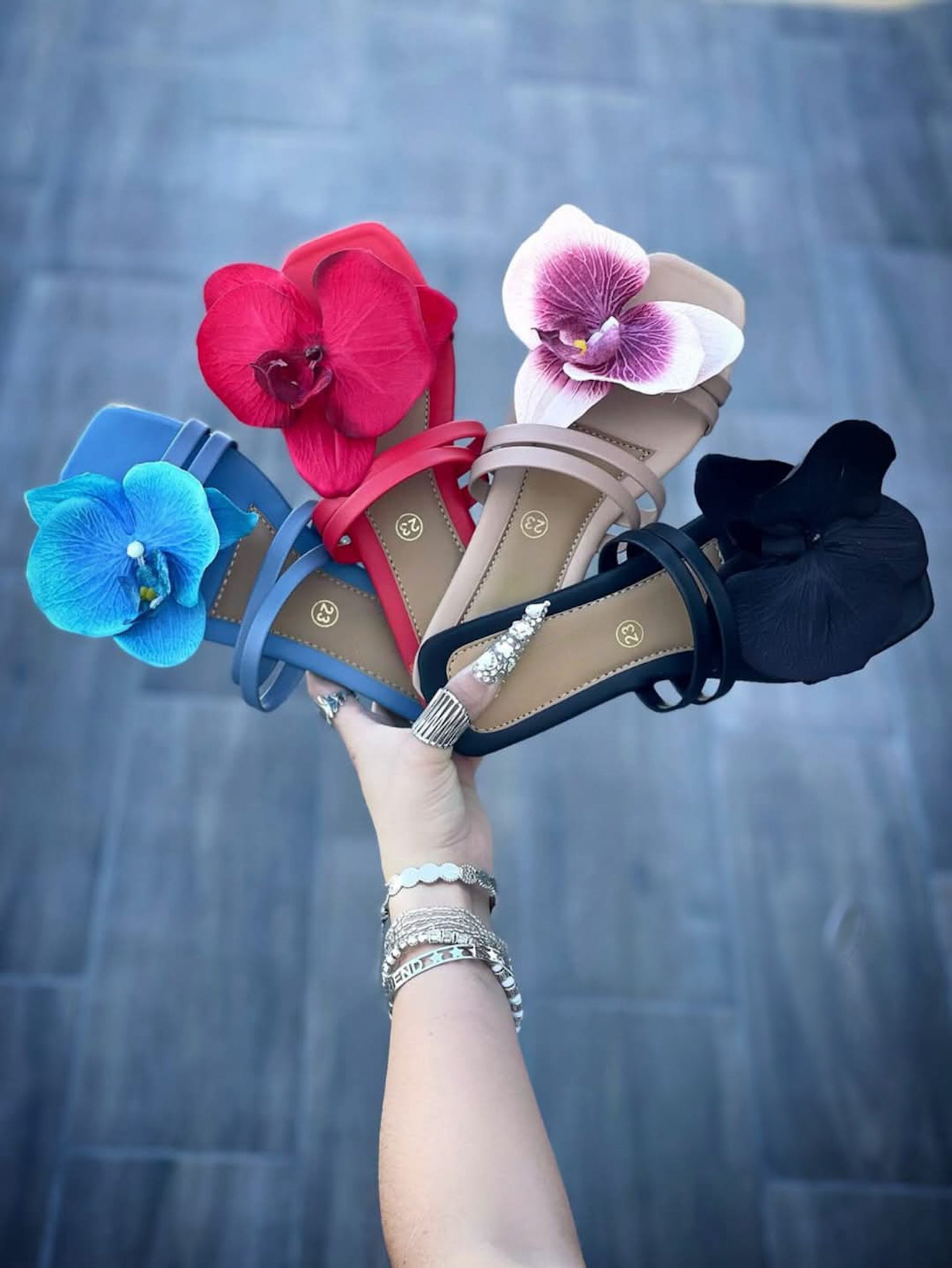 Sandalias de Piso con Tiras y Flor Modelo Orquidea