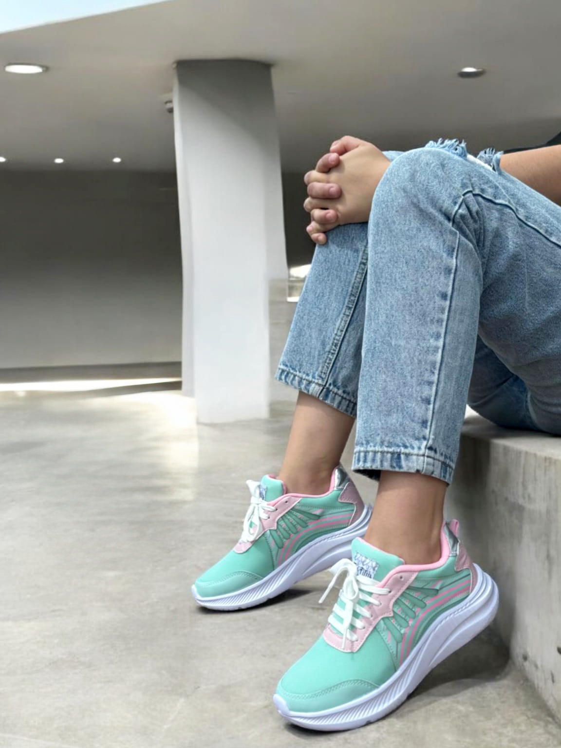 Tenis Modelo M705