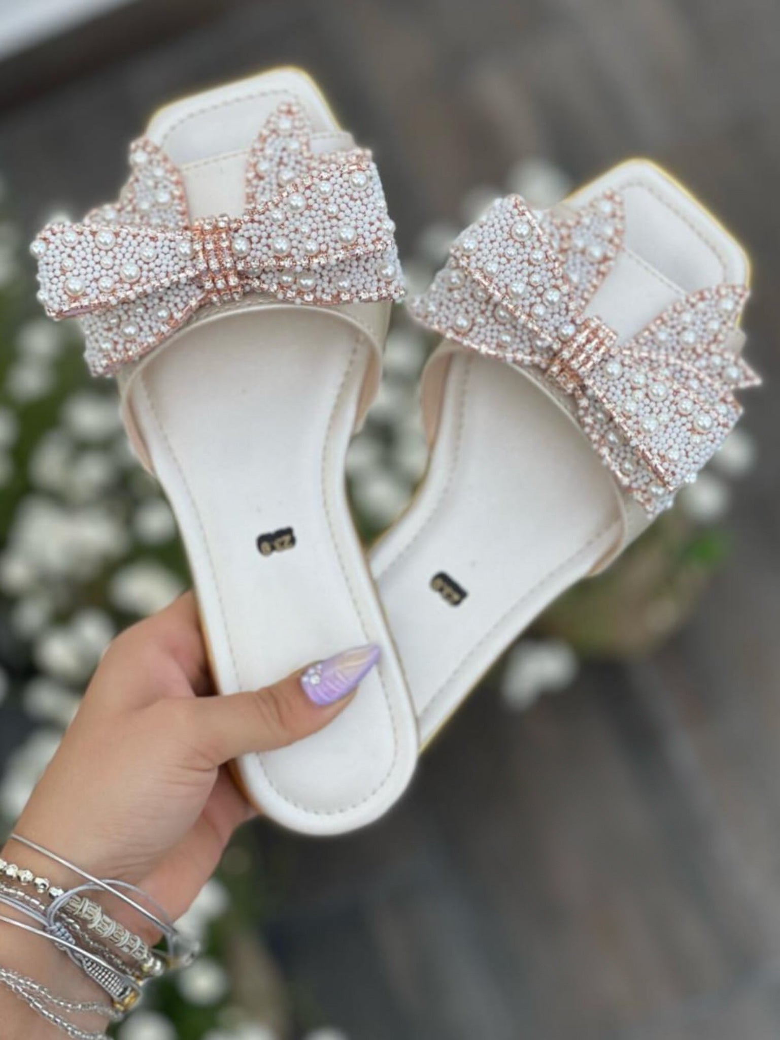 Sandalias Moño con Perlas Brillantes Modelo Bow
